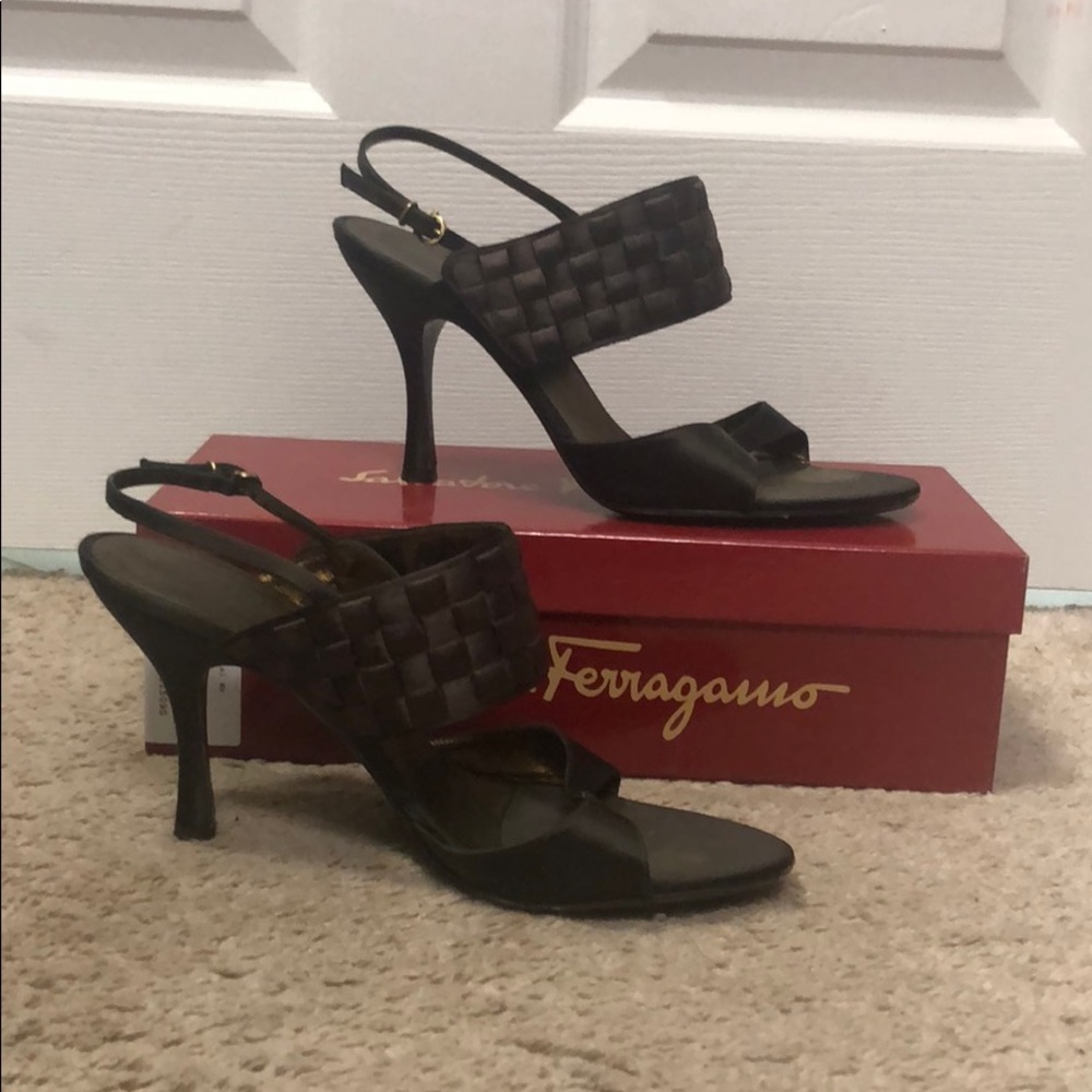 Salvatore Ferragamo espresso Heels sz 9 1/2 B